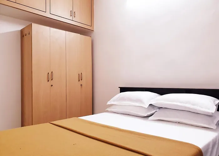 Chippy Apartments No.27